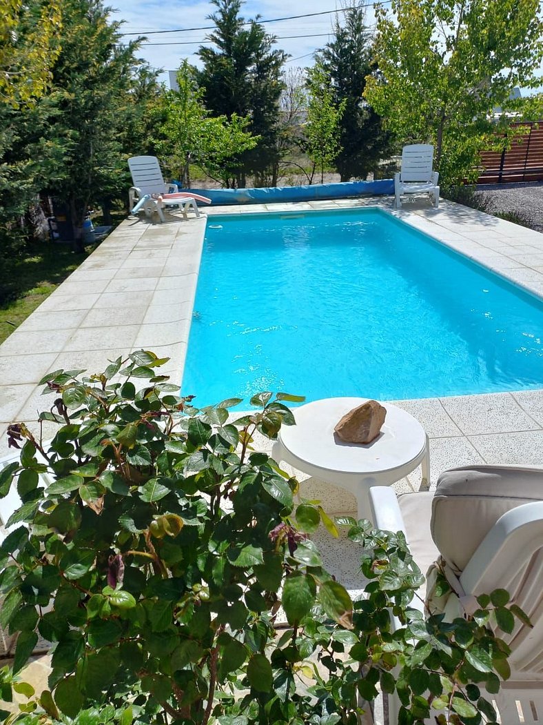 Cabaña para 6 con piscina climatizada en temp.