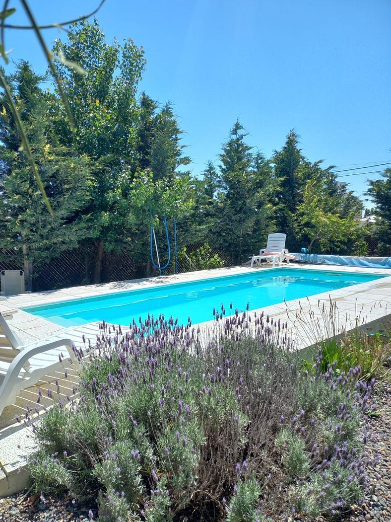 Cabaña para 6 con piscina climatizada en temp.